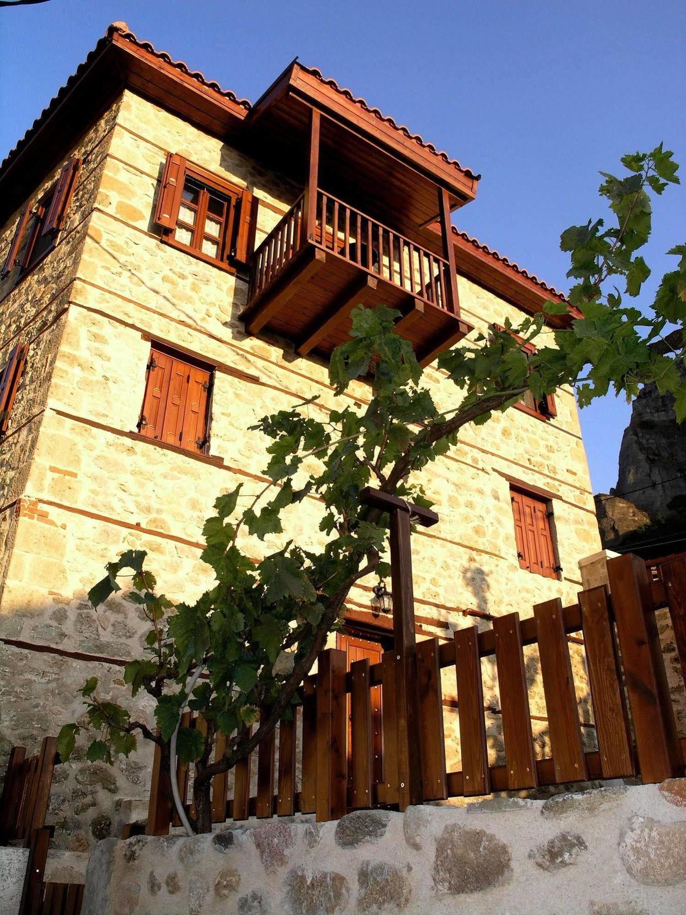 Guesthouse Sotiriou กาลัมปากา ภายนอก รูปภาพ